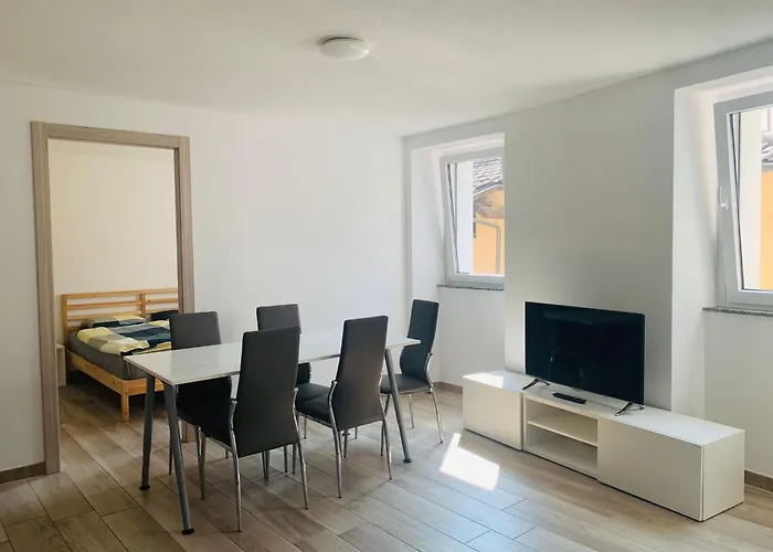 Curio Court Apartment